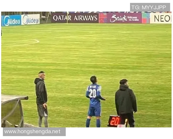 足球明星转会市场热潮涌动新星加盟与老将离队引发关注 足球明星转会市场热潮涌动新星加盟与老将离队引发关注