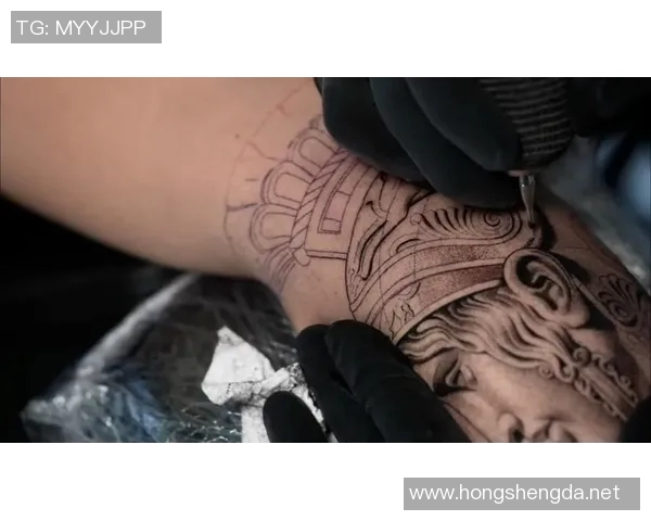 足球明星身上的纹身故事揭秘展现个性与信仰的艺术之旅