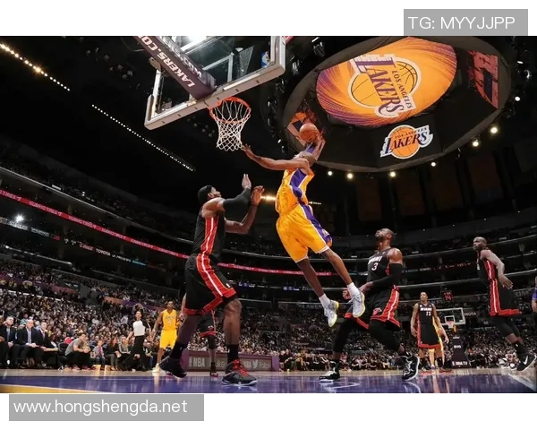 亚洲篮球传奇的崛起与辉煌历程探索历史第一篮球明星男的影响与成就